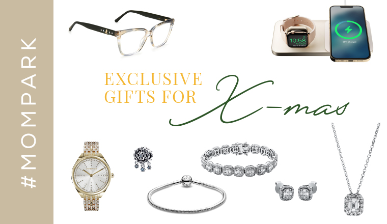 Charming gift packages under the Christmas tree